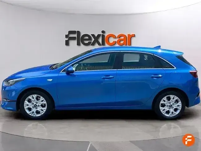 Usado Kia Ceed 136 CV (100 kW) 2023 Blanco Utilitario