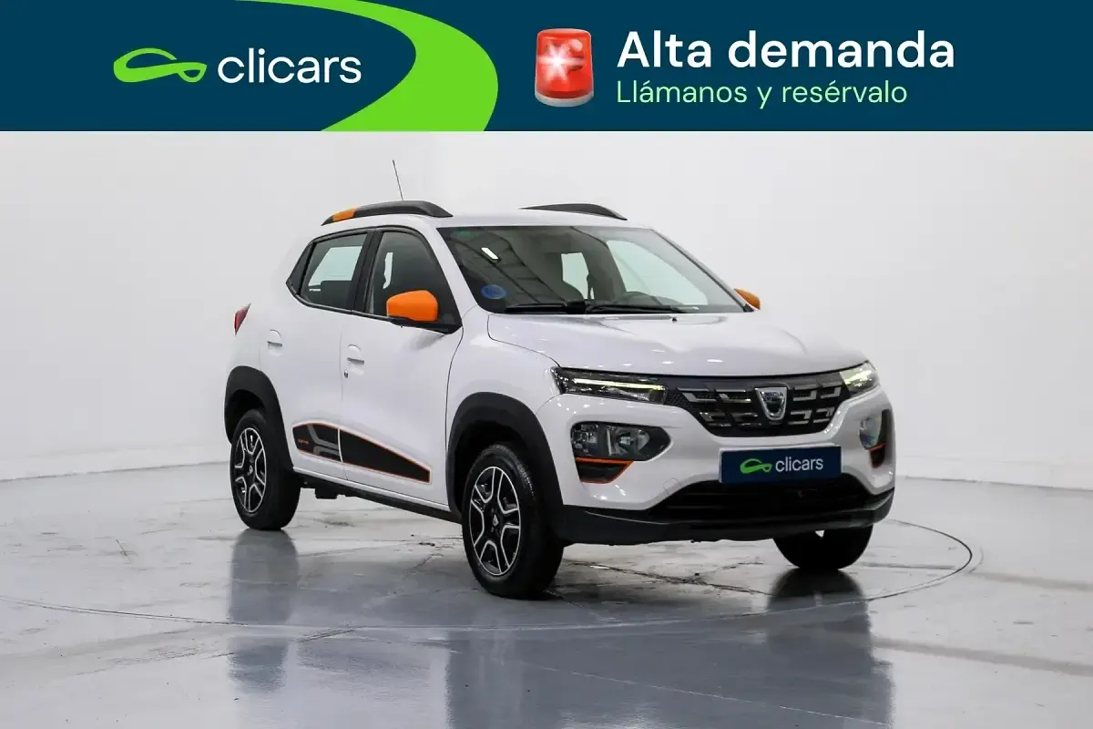 Usado Dacia Spring Comfort Plus 33 kW (45 CV) 2022 Blanco Utilitario