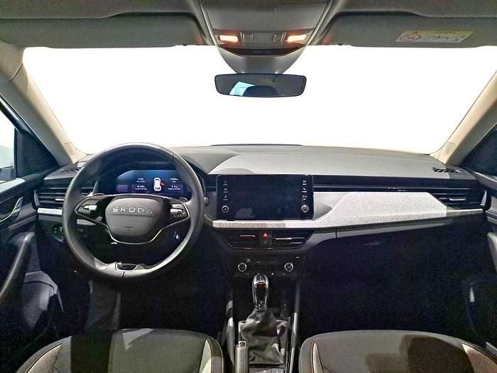 Usado Skoda Kamiq Selection 115 CV (84 kW) 2025 Blanco SUV