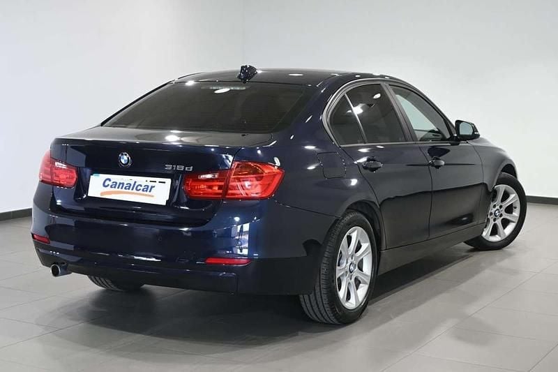 Używany BMW 318 143 KM (105 kW) 2015 Niebieski Sedan/Limuzyna