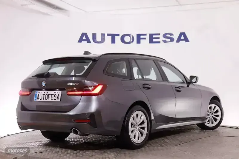 Usado BMW 320 190 CV (139 kW) 2021 Gris Familiar