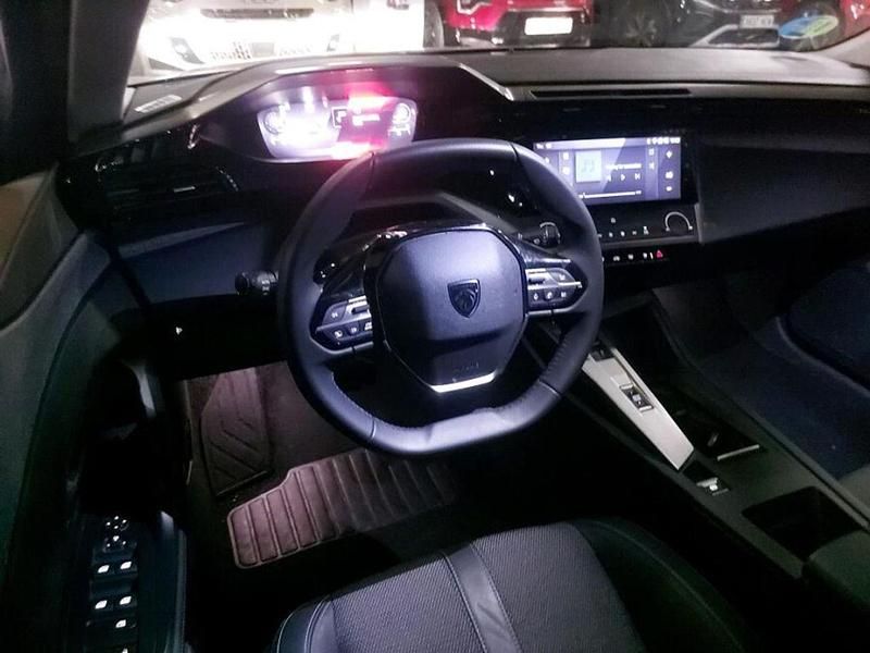 Usado Peugeot 308 Allure 145 CV (106 kW) 2025 Gris