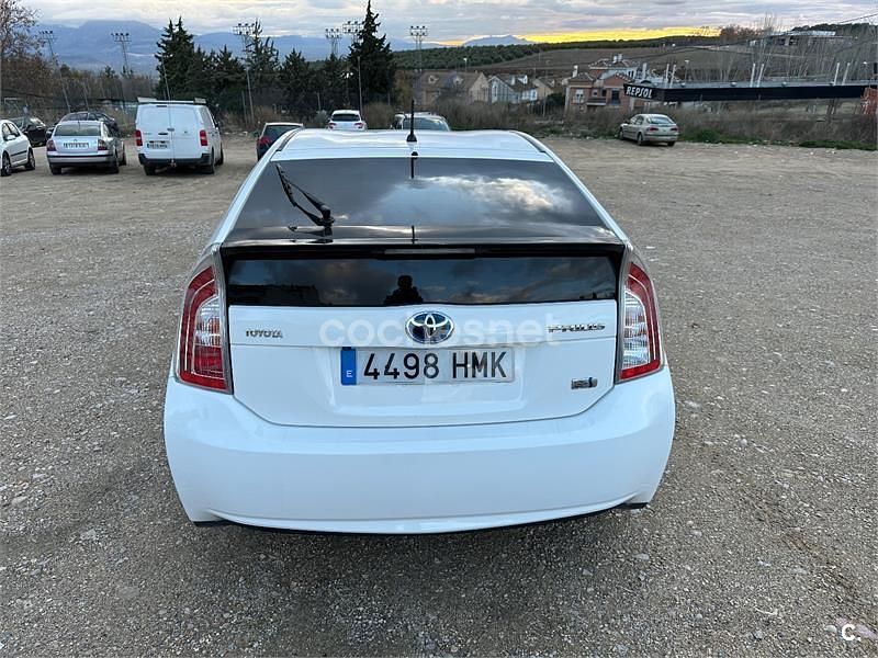 Usado Toyota Prius Advance 136 CV (100 kW) 2012 Blanco Berlina
