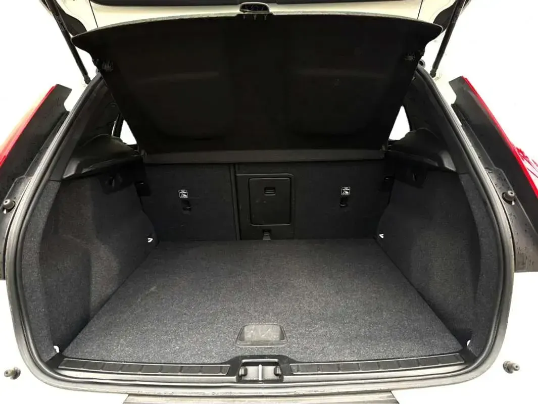 Usado Volvo XC40 Business Edition 163 CV (119 kW) 2019 Blanco SUV