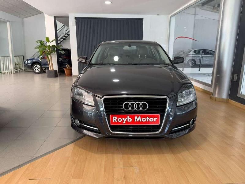 Usado Audi A3 Attraction 105 CV (77 kW) 2011 Negro Berlina