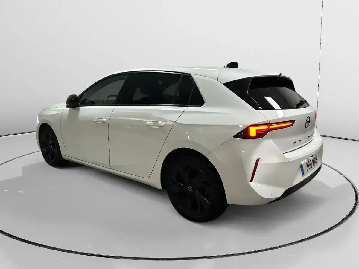 Usado Opel Astra GS Line 130 CV (95 kW) 2023 Blanco Berlina