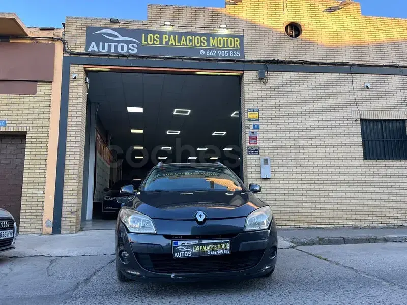 Usado Renault Mégane GrandTour 110 CV (80 kW) 2011 Gris / plata Familiar