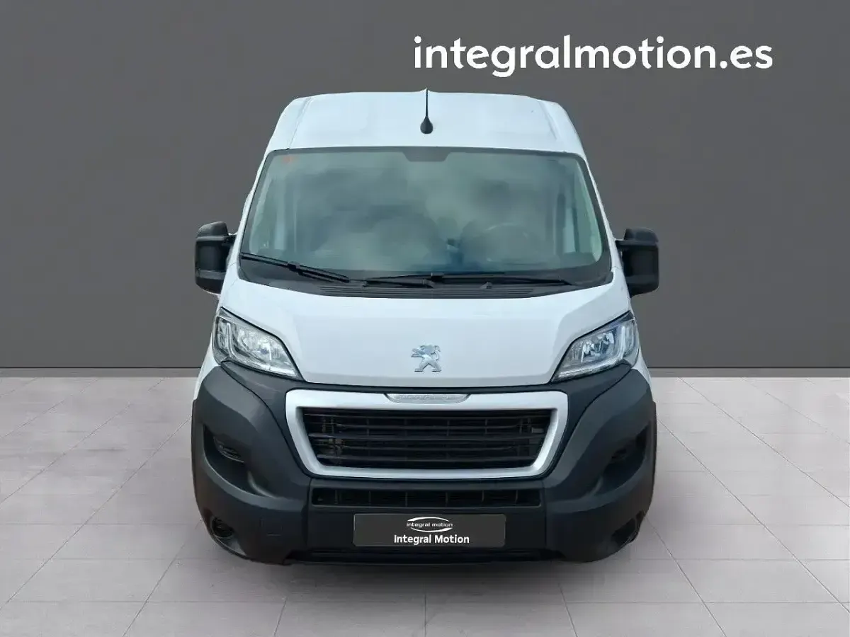 Usado Peugeot Boxer S 140 CV (102 kW) 2023 Blanco Van