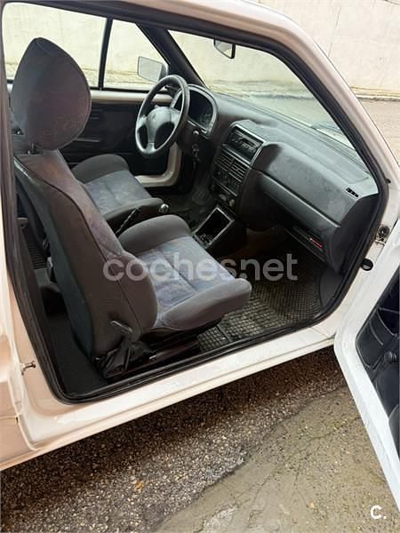 Usado Citroën AX Tonic 50 CV (36 kW) 1996 Blanco Utilitario