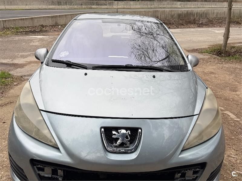Gris / plata Usado 2010 Peugeot 207 Berlina | 1990 € (Super precio) - Imagen 1/4