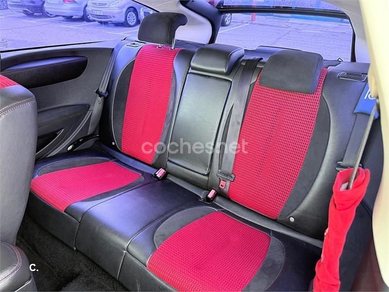 Usado Citroën C4 110 CV (80 kW) 2007 Rojo Berlina