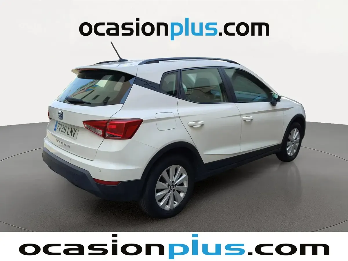Usado Seat Arona Style 110 CV (80 kW) 2021 Blanco SUV