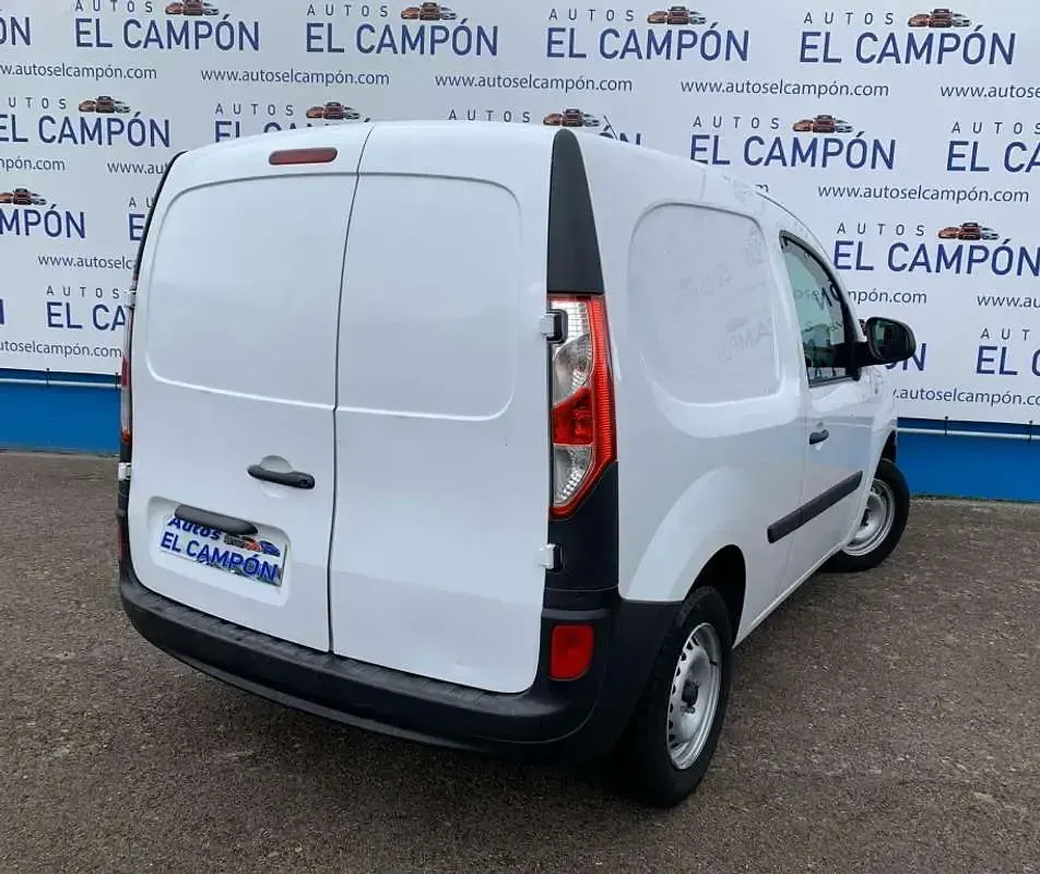 Usado Renault Kangoo 95 CV (69 kW) 2021 Blanco Monovolumen