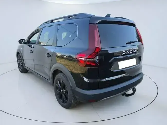 Usado Dacia Jogger Extreme 100 CV (73 kW) 2023 Negro Monovolumen