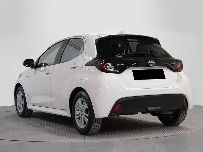 Usado Toyota Yaris Hybrid Business Edition 116 CV (85 kW) 2024 Blanco classic Utilitario