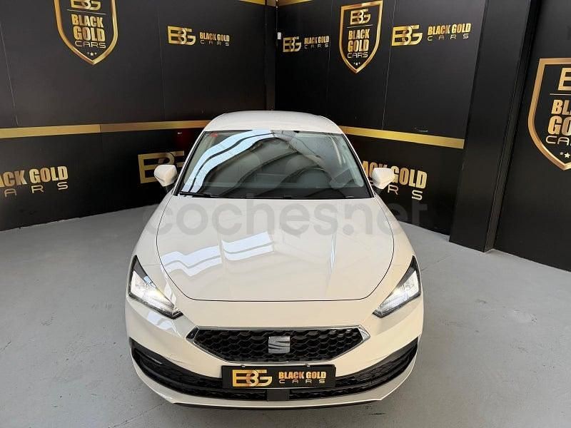 Usado Seat Leon Style 116 CV (85 kW) 2021 Blanco Berlina