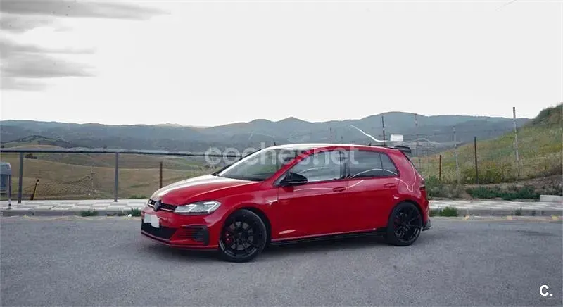 Usado VW Golf VII GTI 245 CV (180 kW) 2019 Rojo Berlina