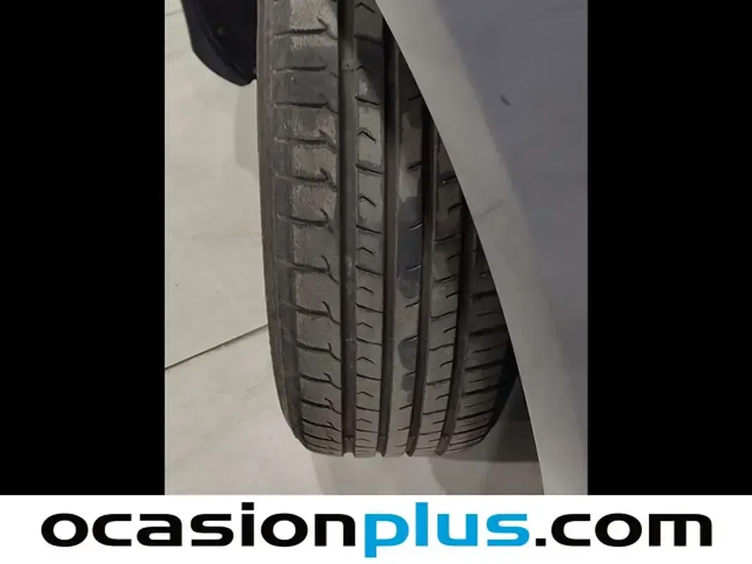 Usado Volvo V40 Momentum 150 CV (110 kW) 2013 Blanco Utilitario
