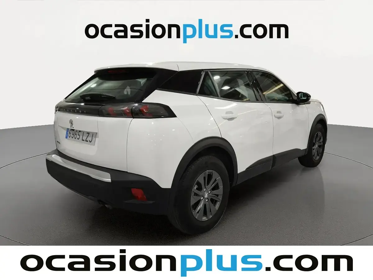 Usado Peugeot 2008 Active 100 CV (73 kW) 2022 Blanco SUV