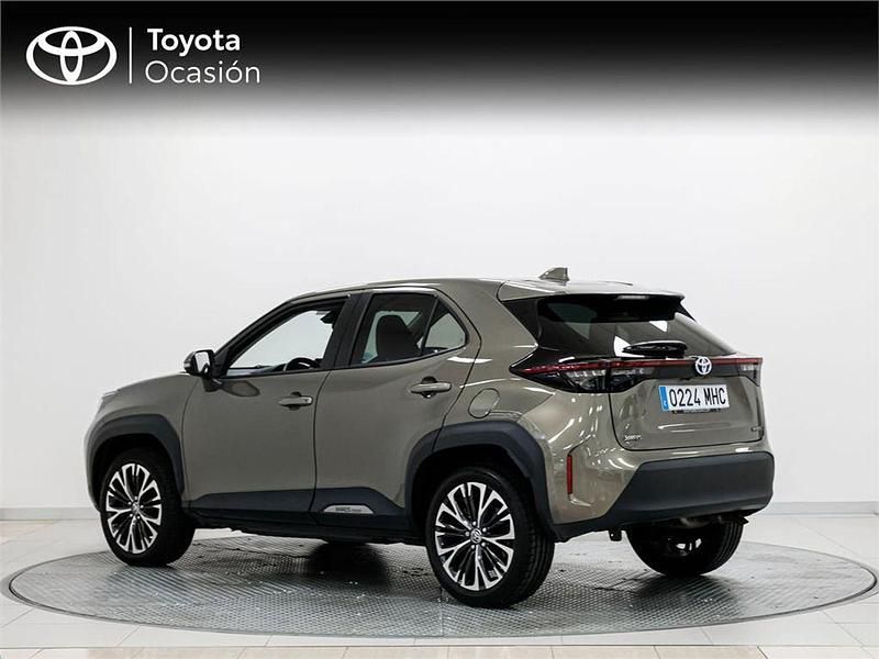 Usado Toyota Yaris Cross Style 116 CV (85 kW) 2023 Bronce SUV