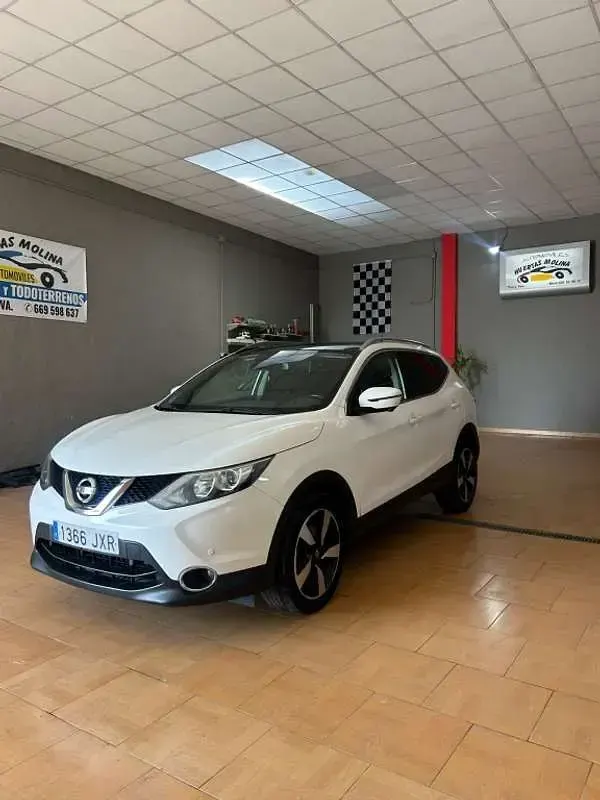 Usado Nissan Qashqai N-Connecta 110 CV (80 kW) 2017 Blanco SUV