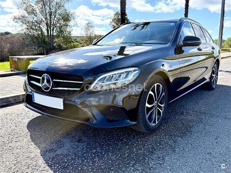 Usado Mercedes C220 194 CV (142 kW) 2018 Negro Familiar