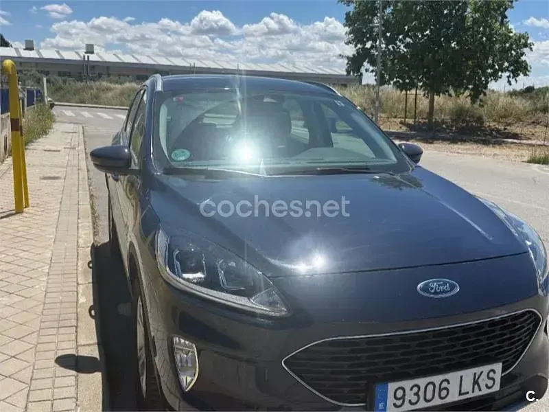 Usado Ford Kuga Trend 120 HP (88 kW) 2020 Azul SUV