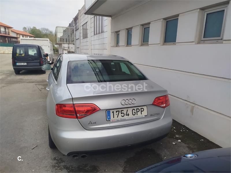 Gris / plata Usado 2009 Audi A4 Berlina | 8200 € (Precio justo) - Imagen 1/4