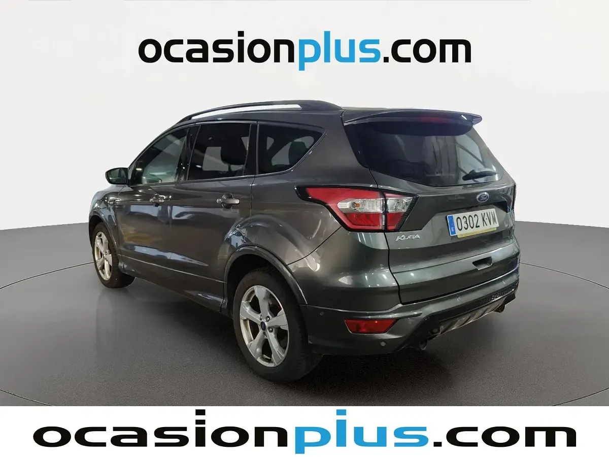 Usado Ford Kuga ST-Line 120 CV (88 kW) 2019 Gris SUV