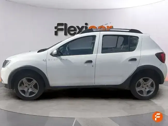Usado Dacia Sandero Acces 73 CV (53 kW) 2020 Blanco