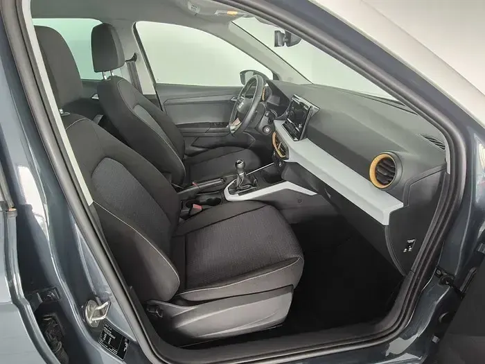 Usado Seat Arona Style 115 CV (84 kW) 2025 Gris SUV