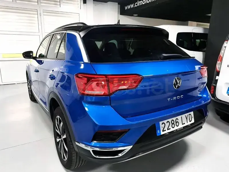 Usado VW T-Roc Advance 110 CV (80 kW) 2022 Azul SUV