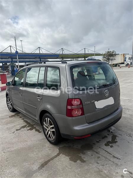 Usado VW Touran Edition 105 CV (77 kW) 2008 Gris / plata Monovolumen