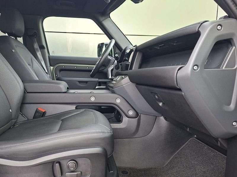 Usado Land Rover Defender SE Dynamic 249 CV (183 kW) 2025 Verde SUV