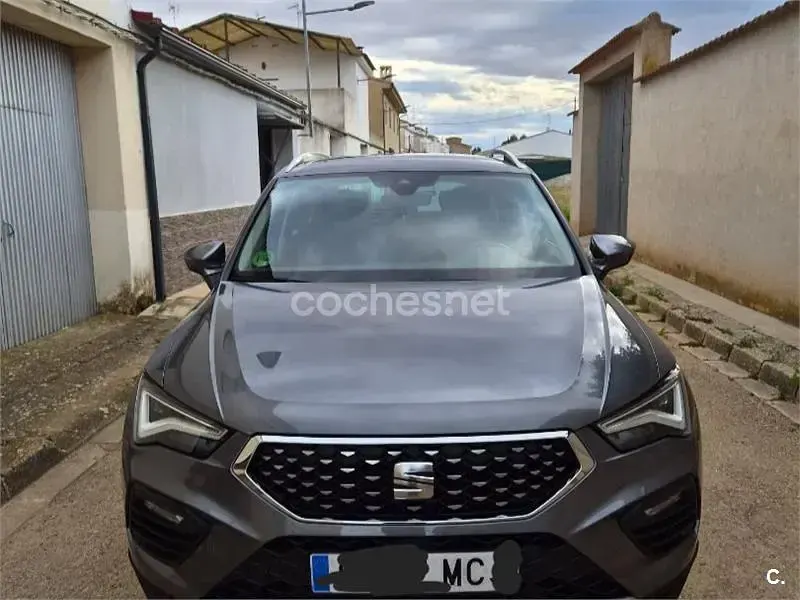 Usado Seat Ateca Xperience 150 CV (110 kW) 2022 Gris / plata SUV