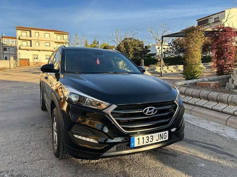 Usado Hyundai Tucson 131 HP (96 kW) 2016 Preto SUV