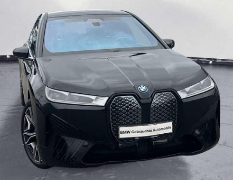 Negro Usado 2022 BMW iX SUV | 47.800 € - Imagen 1/4