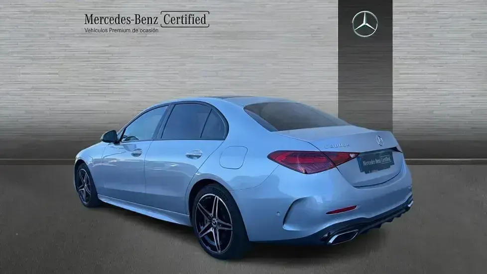 Usado Mercedes C300e 306 CV (225 kW) 2025 Gris Berlina