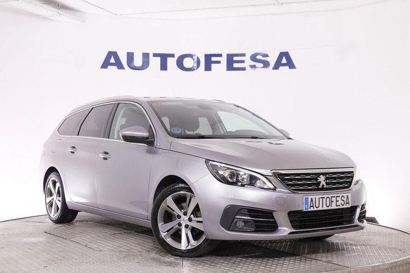 Usado Peugeot 308 Allure 130 CV (95 kW) 2019 Gris Familiar