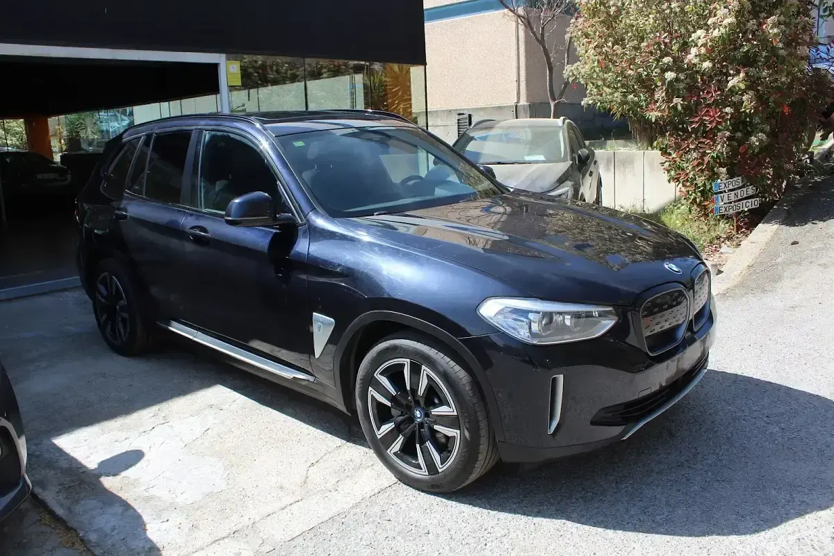 Usado BMW iX3 Shadowline 209 kW (285 CV) 2021 Negro SUV