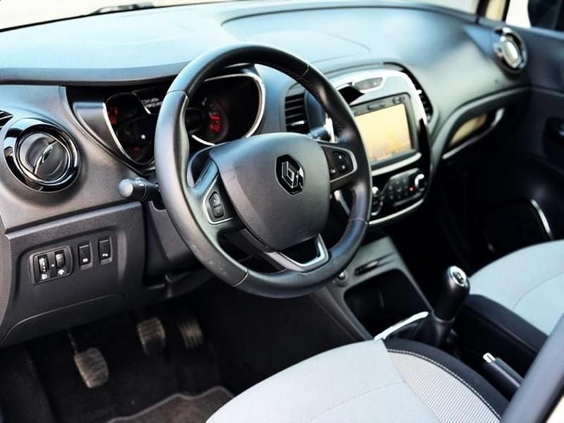 Usado Renault Captur Intens 90 CV (66 kW) 2016 Blanco SUV