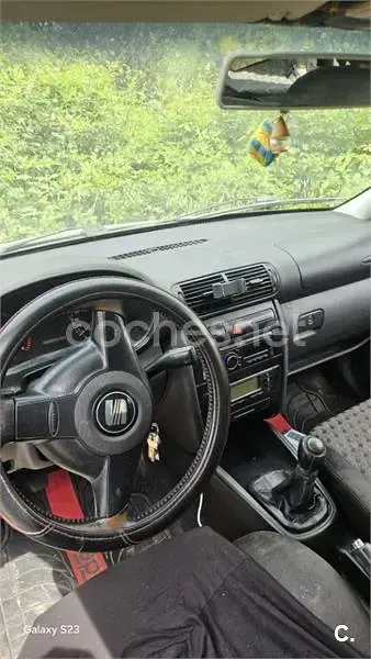 Usado Seat Leon 110 CV (80 kW) 2000 Azul Utilitario