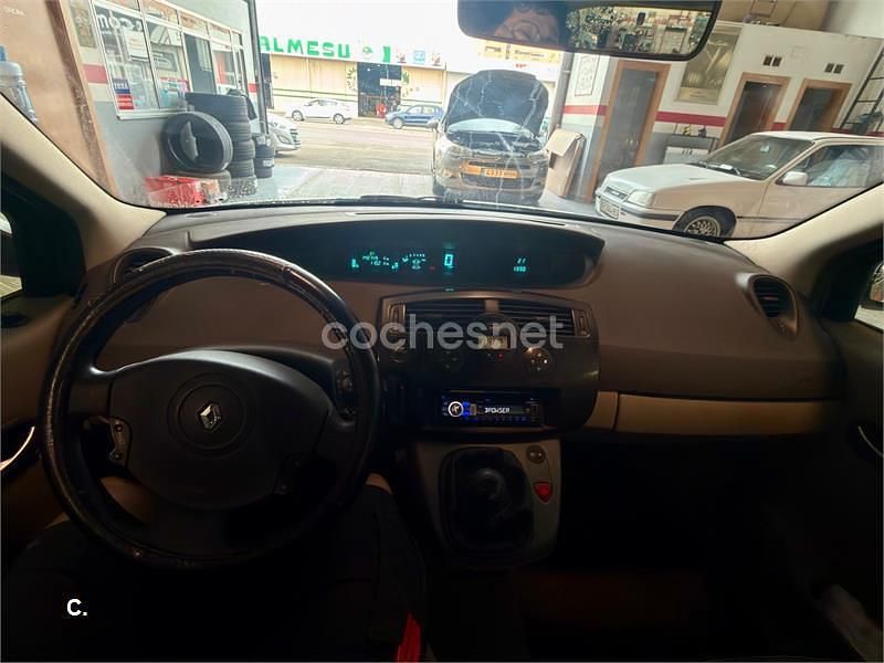 Usado Renault Scénic II Authentique 120 CV (88 kW) 2005 Blanco Monovolumen