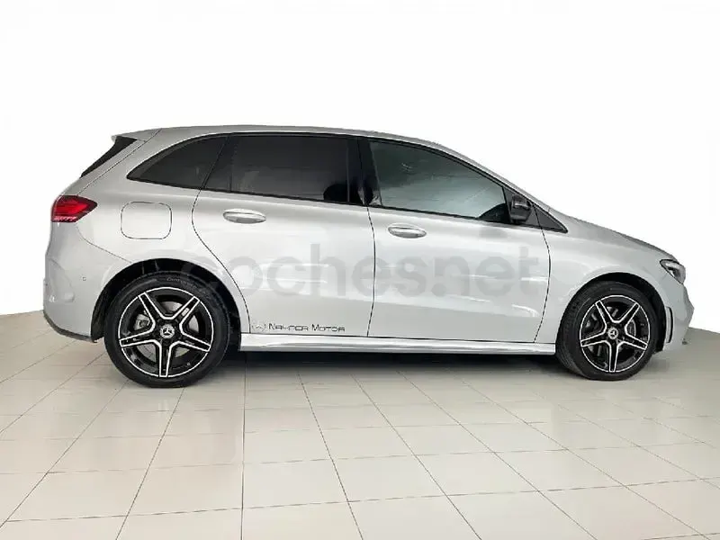 Usado Mercedes B250e 218 CV (160 kW) 2025 Gris / plata Utilitario