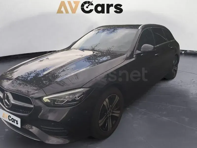 Usado Mercedes C220 197 CV (144 kW) 2025 Gris / plata Familiar