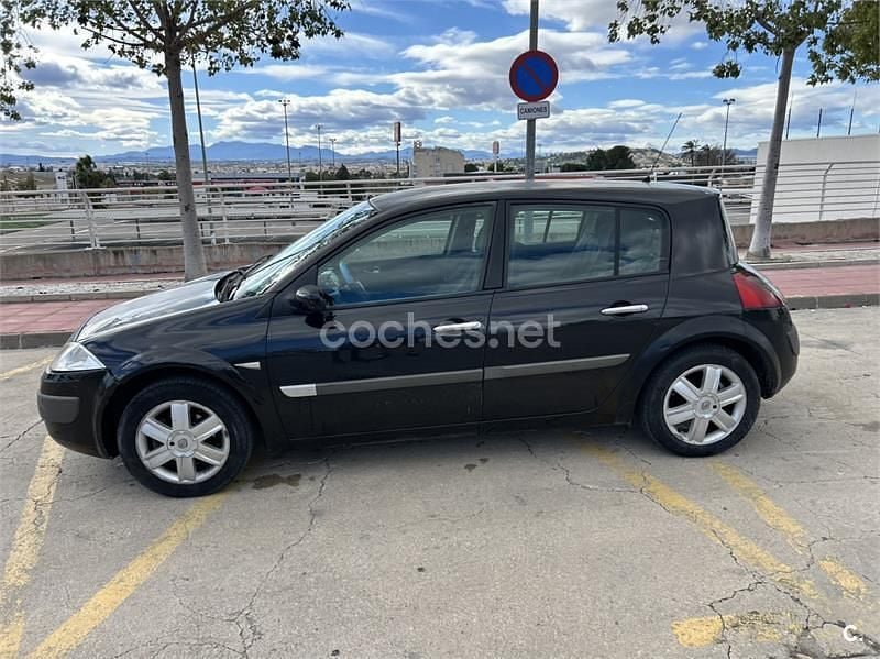 Usado Renault Mégane II Authentique 105 CV (77 kW) 2006 Negro Berlina