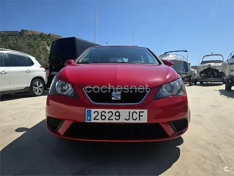 Käytetty Seat Ibiza I-Tech 85 HP (62 kW) 2015 Punainen Sedan
