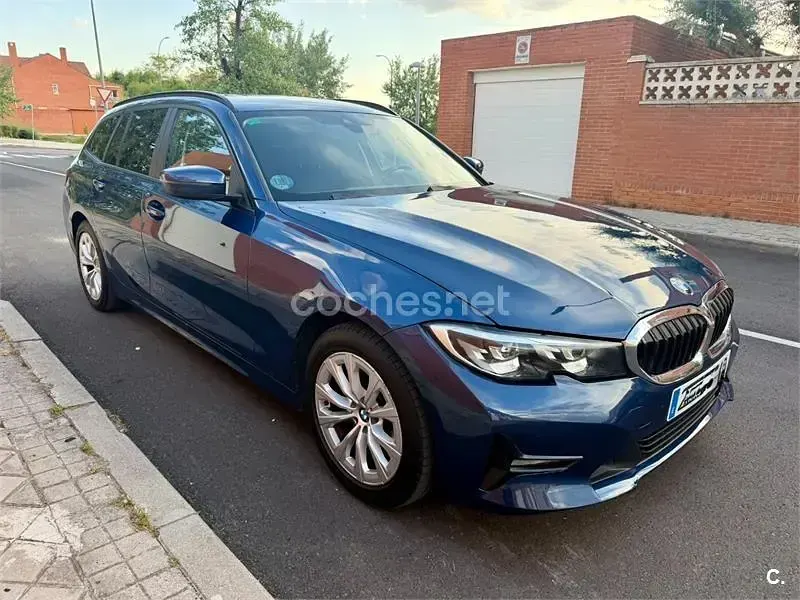 Usado BMW 318 150 CV (110 kW) 2022 Azul Familiar