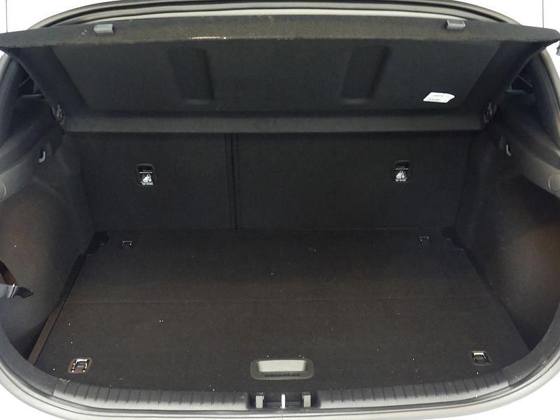 Blanco Usado 2022 Kia Ceed Utilitario | 21.590 € (Caro) - Imagen 1/4