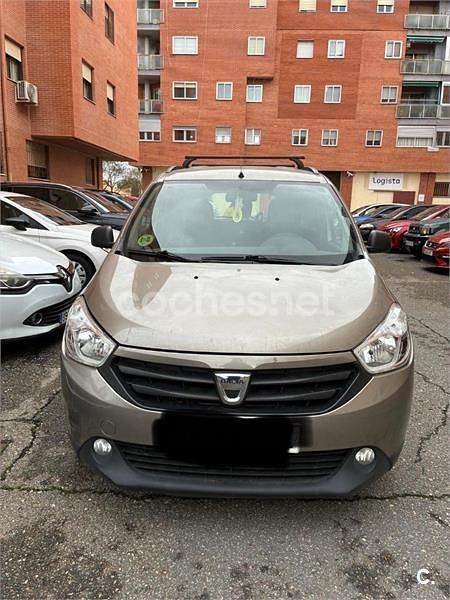 Usado Dacia Lodgy Ambiance 107 CV (78 kW) 2013 Beige Monovolumen